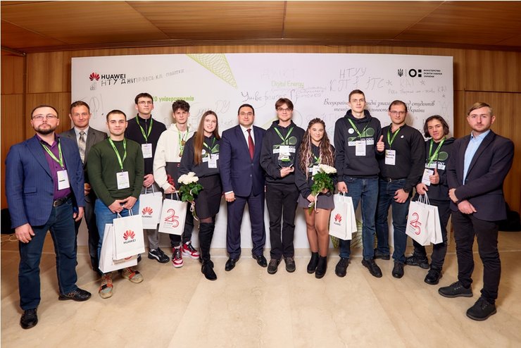 Інвестиції в освіту: в Україні відбувся другий студентський конкурс Huawei Student Tech Challenge