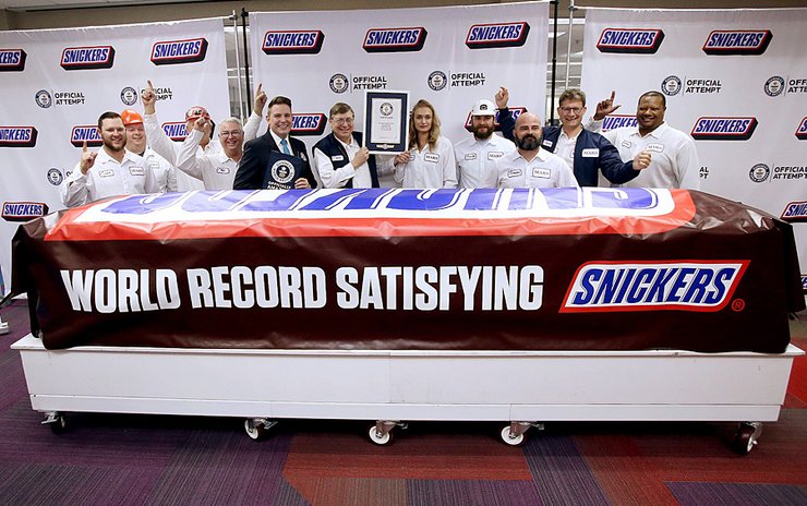 найбільший у світі батончик Snickers, книга рекордів Гіннесса