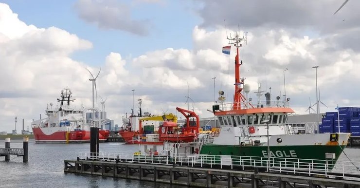 Российские рыболовецкие траулеры, нидерланды, порт эмсхавен, не пустили россиян