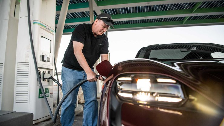 Porsche Taycan 2022, новый Porsche Taycan, Porsche Taycan, электромобиль Porsche Taycan, запас хода Porsche Taycan