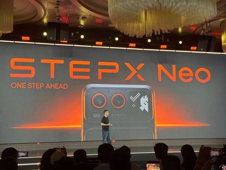 Презентація смартфона StepX Neo