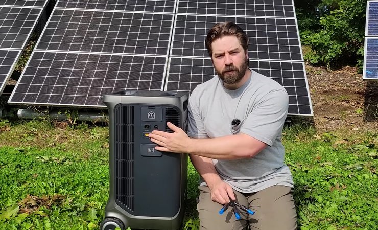 Зарядна станція Anker Solix F3800 із сонячною панеллю