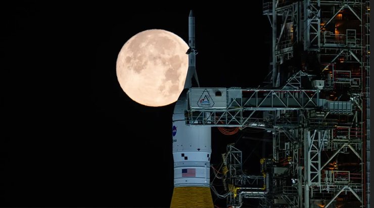 Артемида 4 NASA собирается осуществить посадку астронавтов на Луне впервые с 1972 года