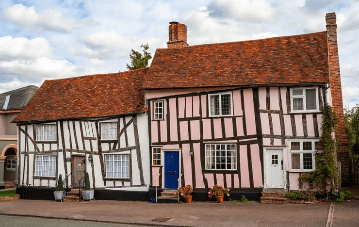 Село Лавенхем, Англія, унікальне село, час зупинився, перекошені будинки, туристи, пам'ятка,