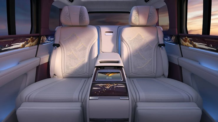 Салон BYD Yangwang U8