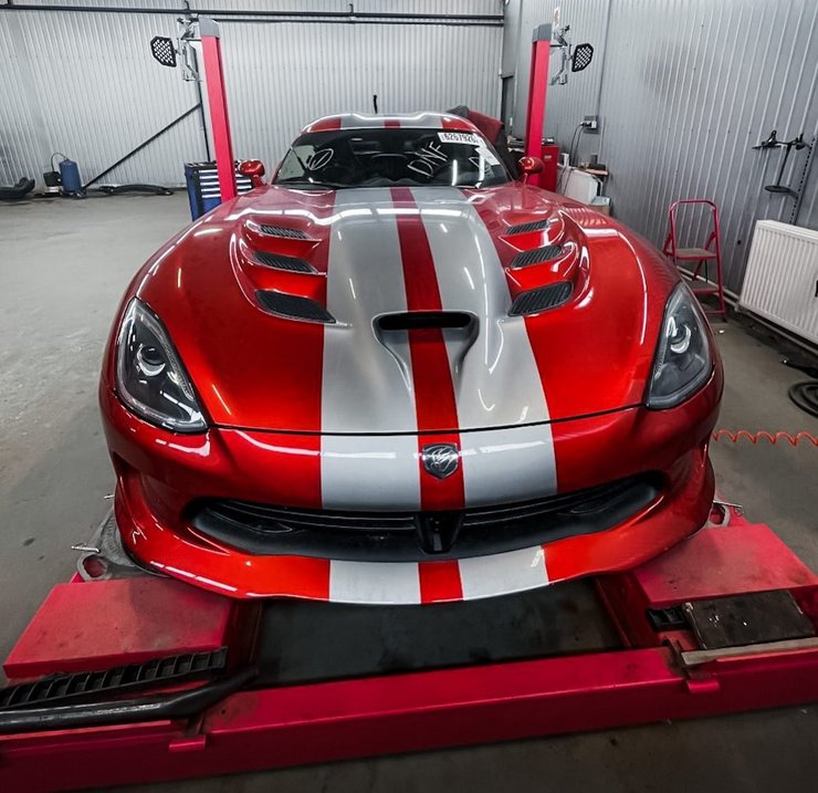 Dodge Viper, суперкар Aston Martin, суперкар Ferrari, Rivian R1T, Ram 1500 TRX