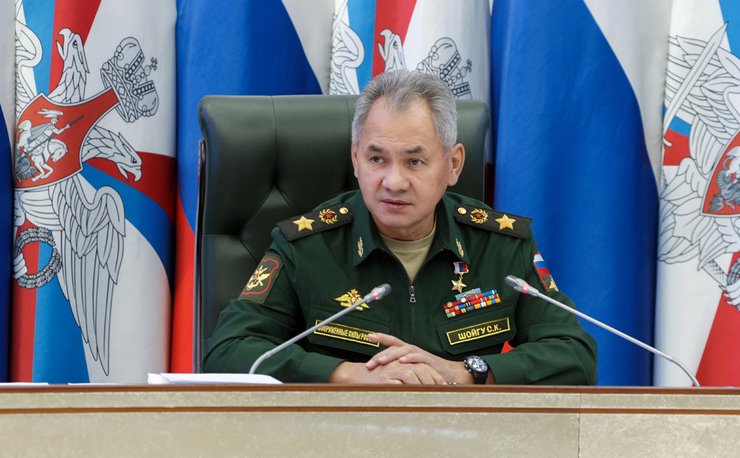 Шойгу до сих пор говорит, что оккупанты не стреляют по гражданским объектам