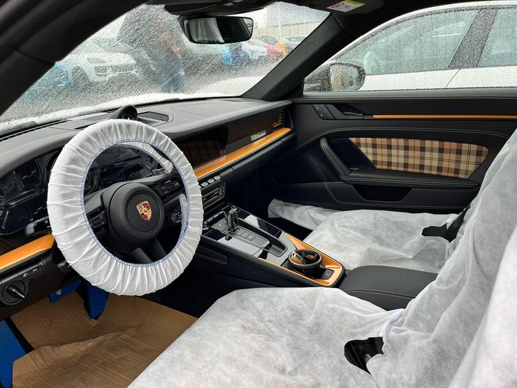 салон Porsche 911, Porsche 911, спорткар Porsche, новый Porsche 911 Dakar
