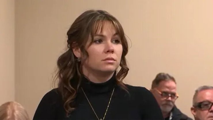 Ханна Гутьєррес-Рід слухає свій вирок