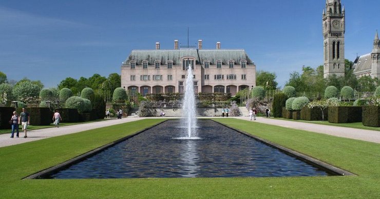 Имение Итон-холл, хью гросвенор, герцог вестминстерский,хью гросвенор, принц уильям, крестный принца джорджа, завидный жених, аристократ миллиардер