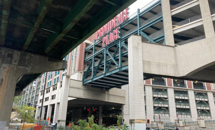 Квартира в торговому центрі, США, художники, таємна квартира, секретна квартира, житло в супермаркеті, соцмережі, друзі жили в торговому центрі, безкоштовне житло,