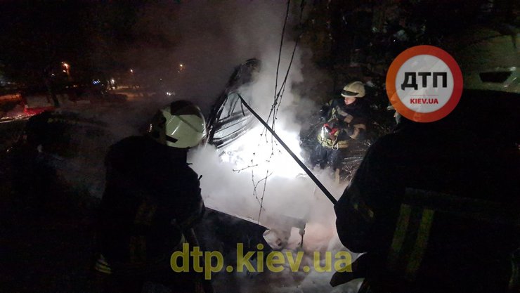 влад антонов, підпал, машина, dtp, фото, киев