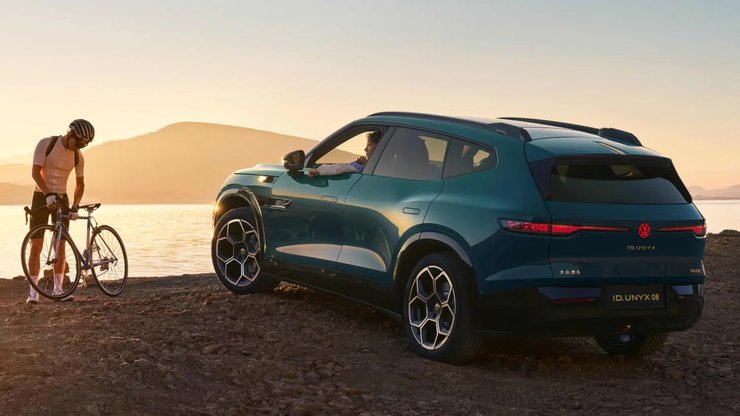 електромобіль Volkswagen ID.UNYX 08