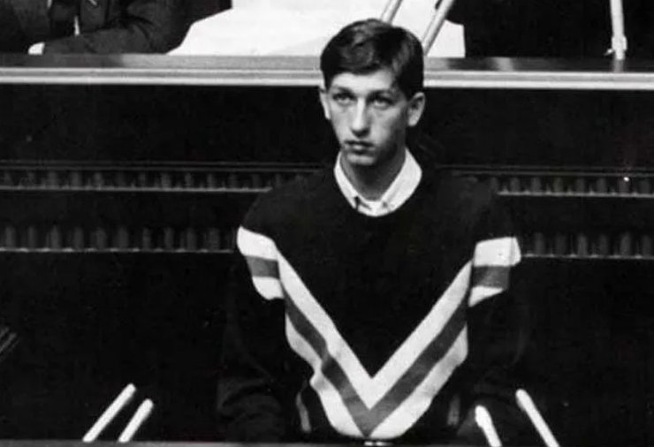 Олесь Доний произносит требования перед депутатами