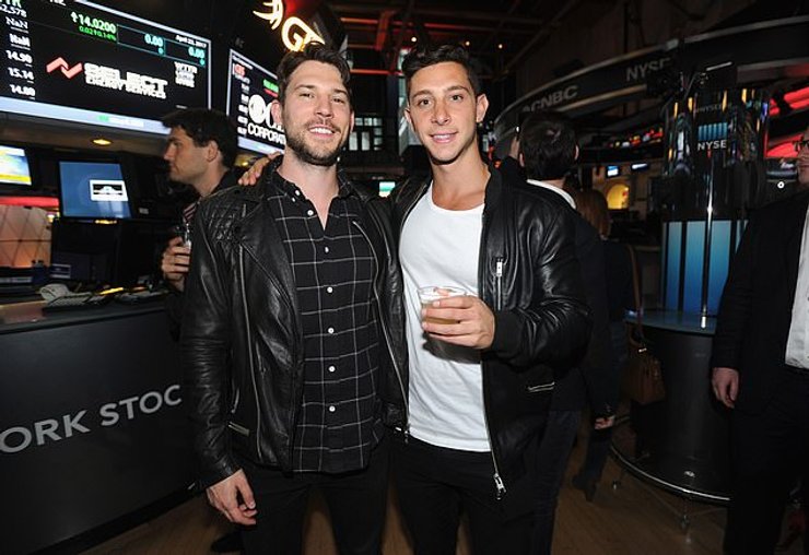 Пол Букадакис, Tinder