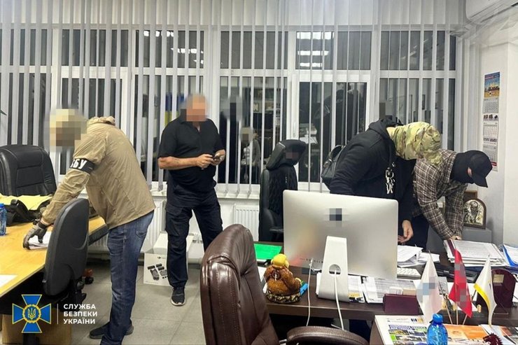 Проведення обшуку у підозрюваних у справі