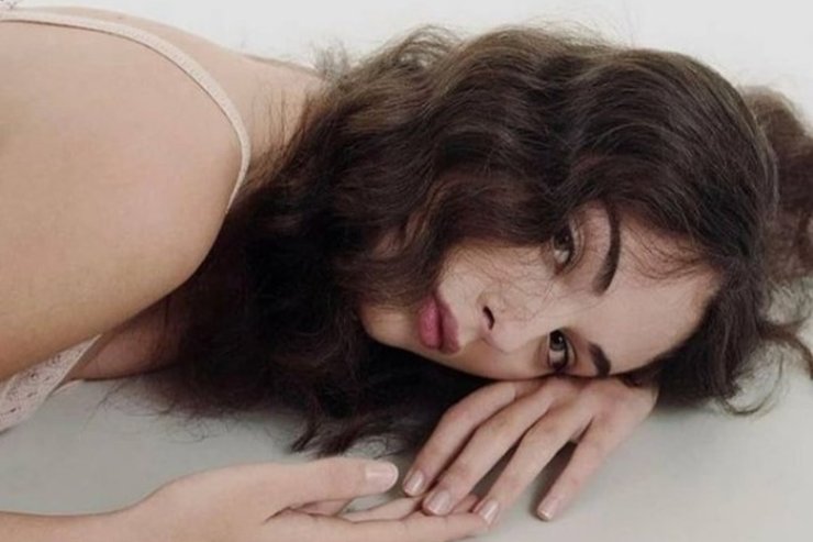 Дева Кассель