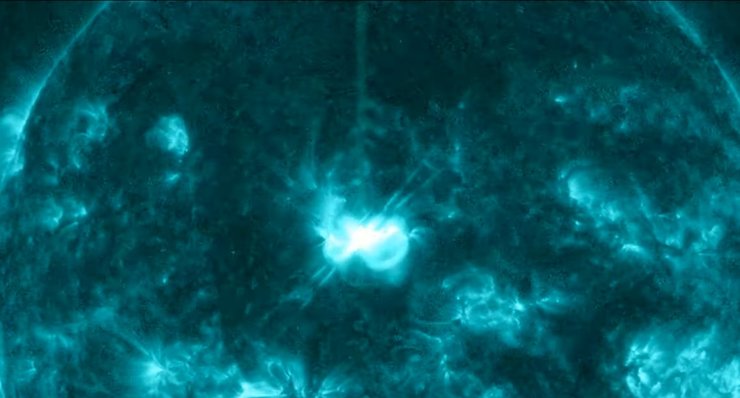 вспышка на Солнце