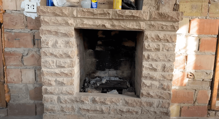 Камін у хаті робочий