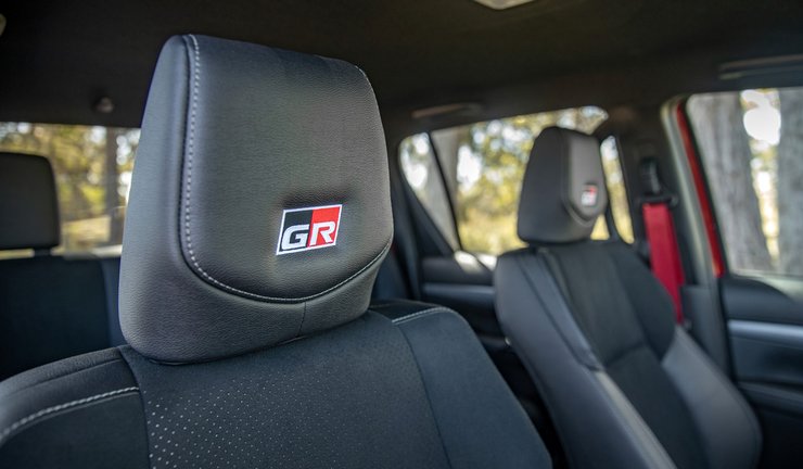 Toyota Hilux GR Sport, новая Toyota Hilux, Toyota Hilux 2023, пикап Toyota Hilux, тюнинг Toyota Hilux