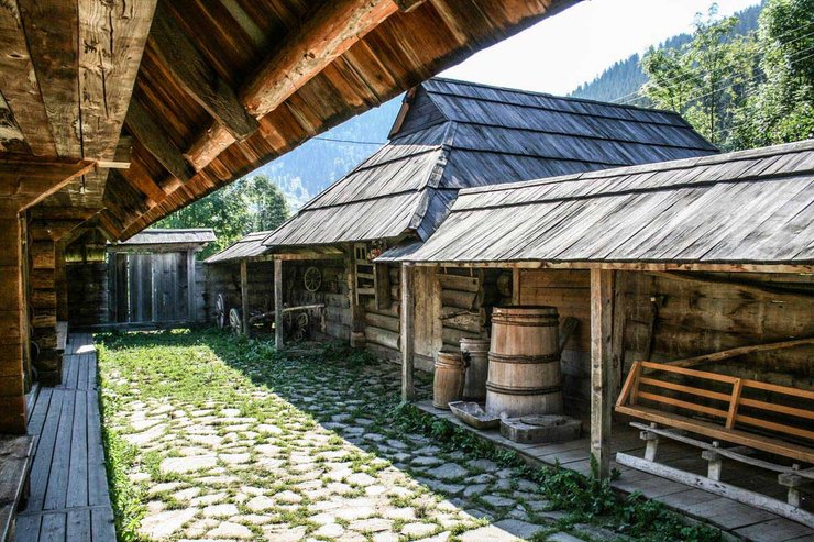 Хата-ґражда в Криворівні