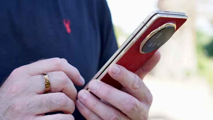 Телефон Honor Magic V6