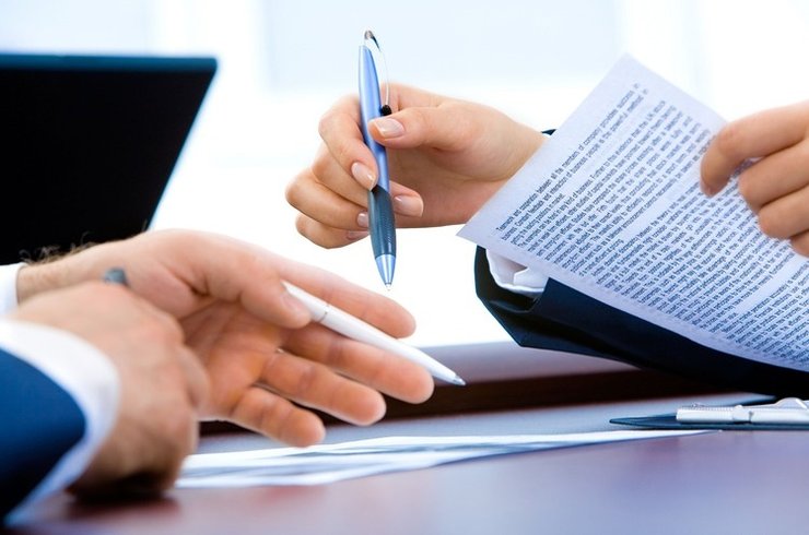 Під час воєнного стану період врегулювання має спеціальне розпорядження: він починається в момент державної реєстрації смерті і триває два роки після закінчення терміну дії.