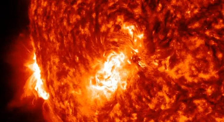 Сонце, спалах на Сонці