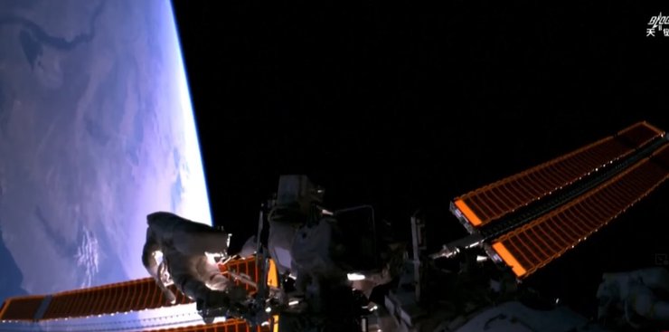 Китай астронавт Тяньгун