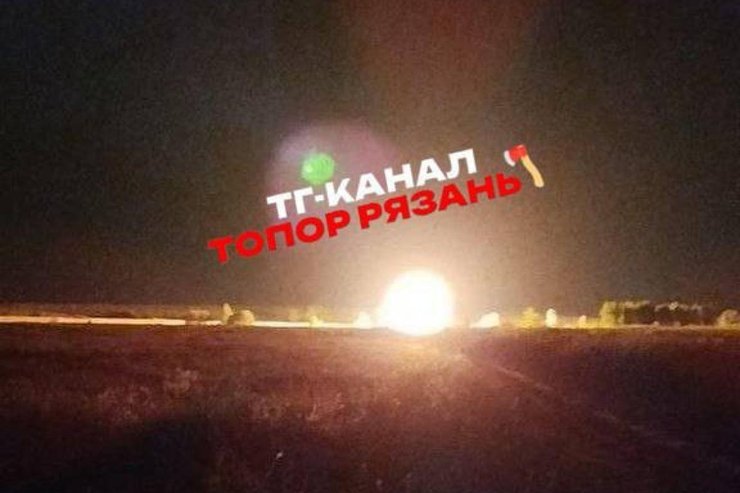 Пожар в районе поселка Божатково