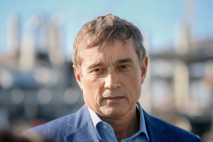 василий хмельницкий, кто купил завод большевик