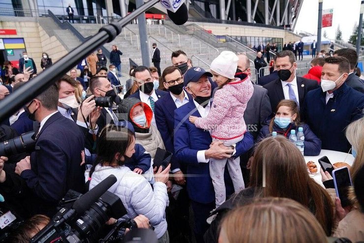 Джо Байден із українськими біженцями