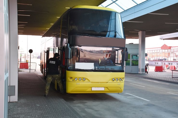 автобус, міжнародні перевезення, інтерсіті, подорожі з України, Варшава Київ поїзд, поїзд Варшава Київ, поїзди до Польщі, автобуси до Польщі, інтерсіті Польща, автобус до Польщі, виїзд за кордон у воєнний час, подорожі за кордон, виїхати за кордон,