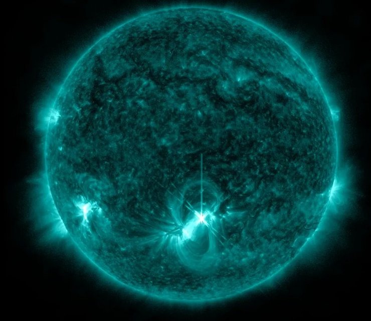 Сонце, спалах, сонячний спалах