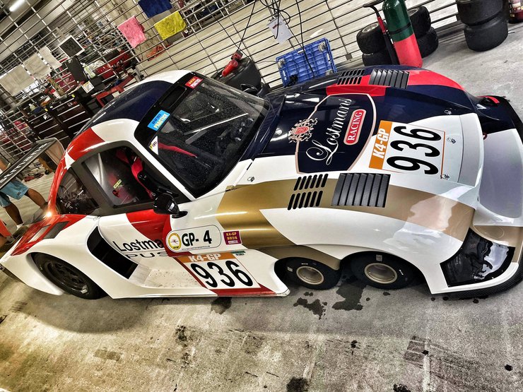 Porsche 935 с шестью колесами