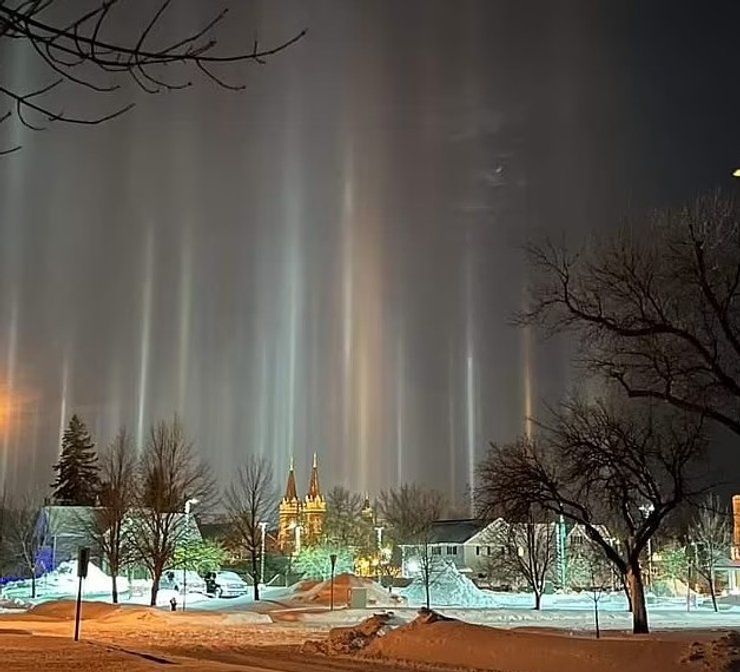 столбы света