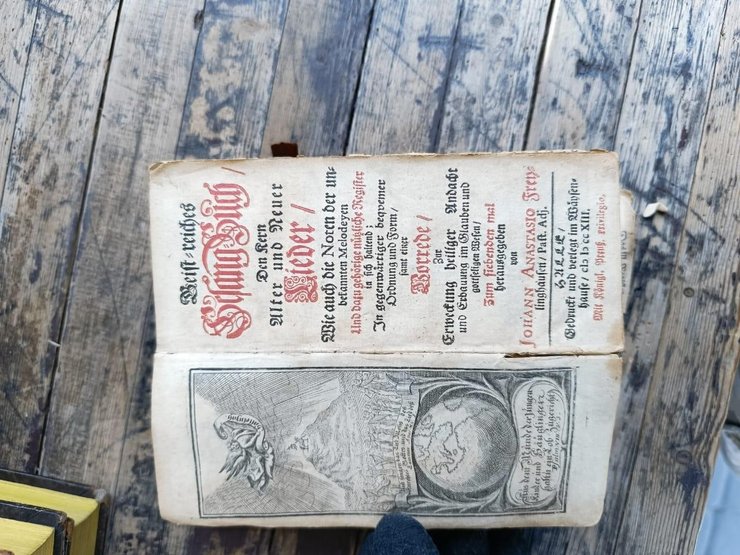 українець намагався вивезти старі книги закордон