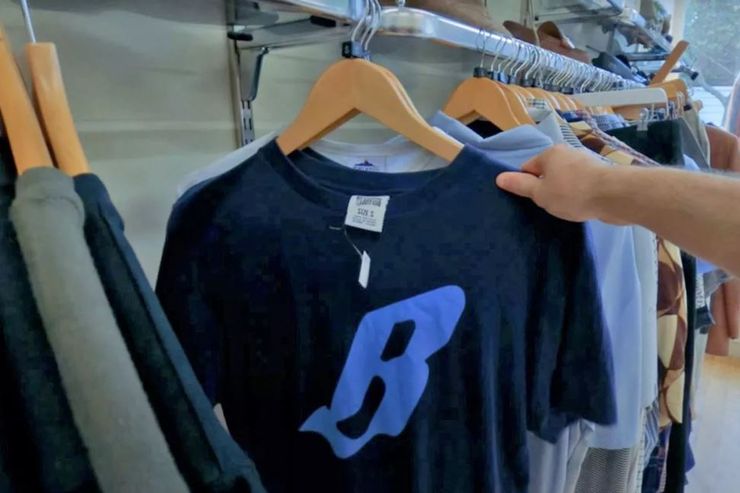 Интересные вещи из секонд-хенда, что можно найти в благотворительном магазине, где купить дешевую одежду от мировых брендов