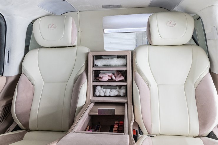 Салон Lexus Glam LX