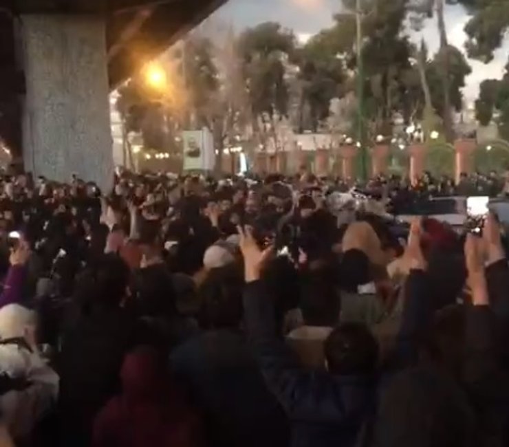 Тегеран, крушение boeing 737, протесты