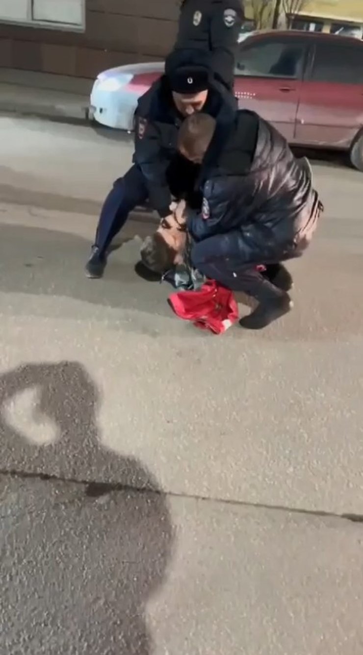 Война РФ, Маргарита Кривцова, Полк Марго, драка, Москва, нападавший