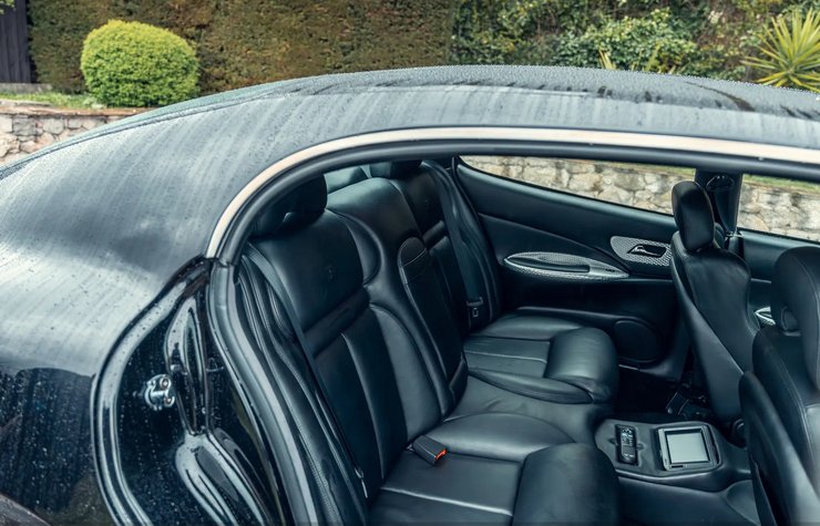 Салон Bugatti EB112