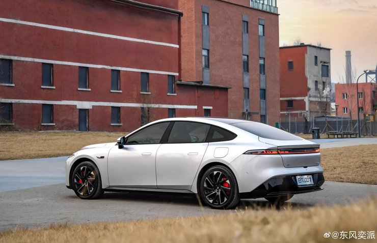 новый Dongfeng eπ007, Dongfeng eπ007, электромобиль Dongfeng, китайский электромобиль