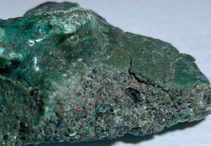 Вчені дослідили пластикові камені