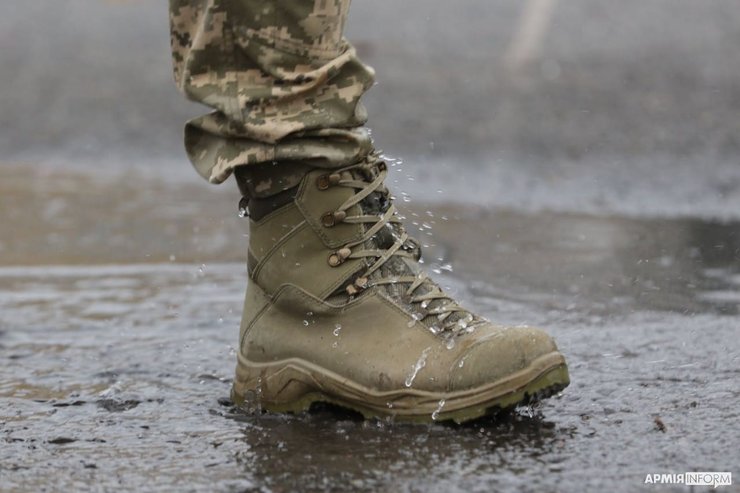 новые ботинки для всу