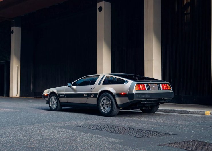 DeLorean DMC-12, назад в будущее, авто из фильма назад в будущее