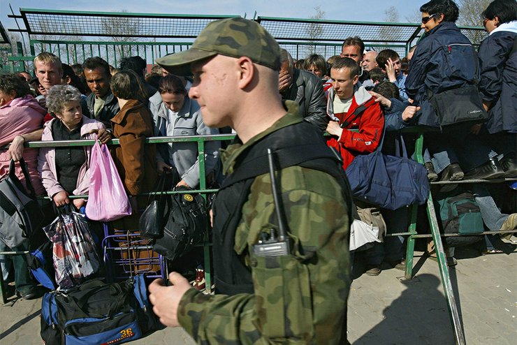 Украина, пункт пропуска, граница, пограничник, фотография