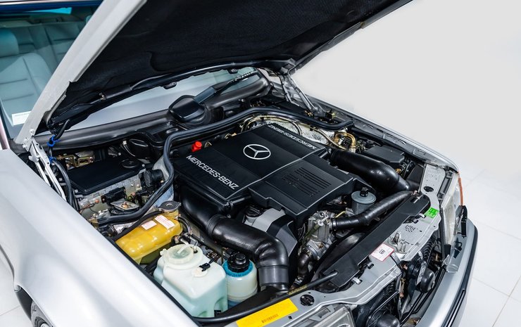 мотор Mercedes 500E