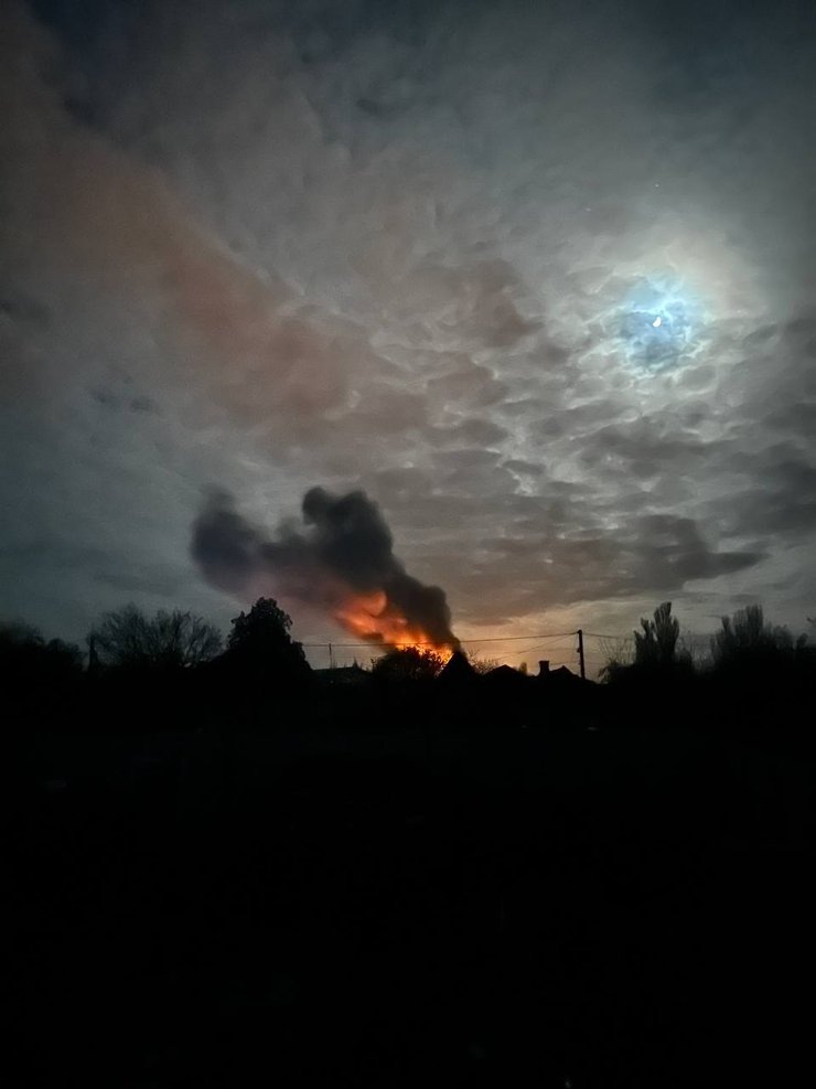 Пожежа на підстанції у Мелітополі після атаки БПЛА