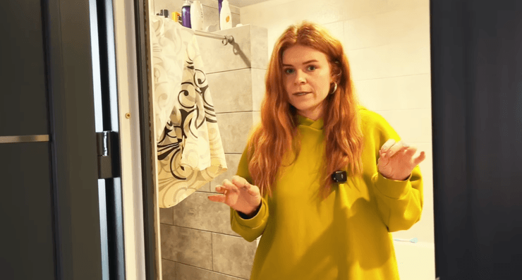 Софія показує ванну